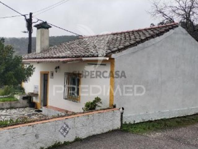 Moradia T2 em Sé e São Lourenço