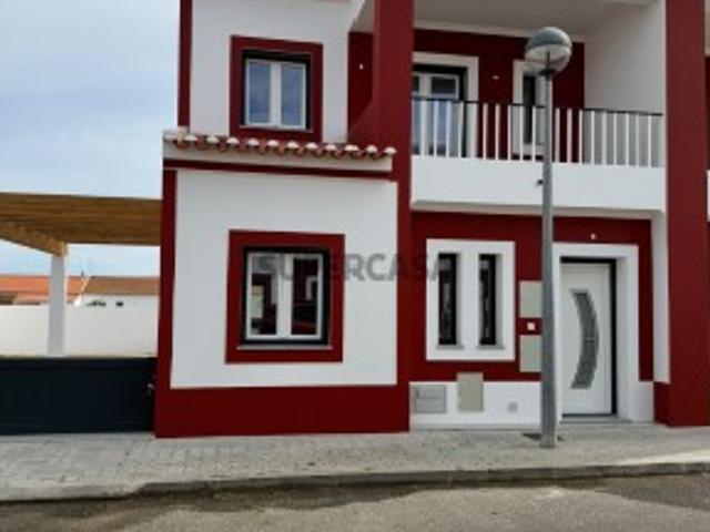 Moradia T2 em São Teotónio