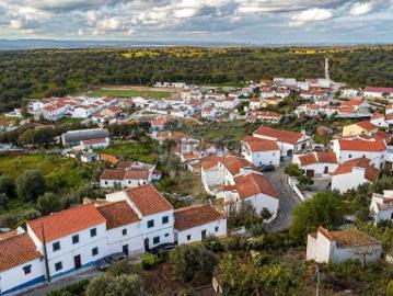 Moradia T2 em São Bartolomeu do Outeiro