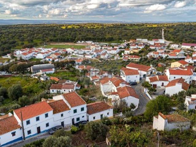 Moradia T2 em São Bartolomeu do Outeiro