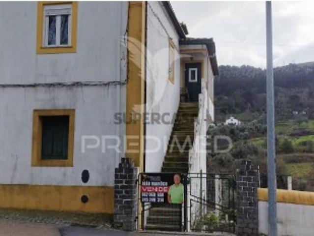 Moradia T2 em São João Batista