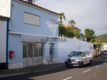 Moradia T2 em Santa Cruz