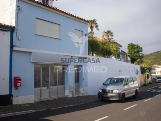 Moradia T2 em Santa Cruz