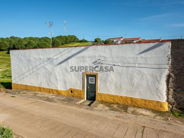 Moradia T2 em Santo Aleixo da Restauração