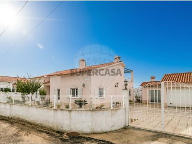 Moradia T2 em Sesimbra Castelo