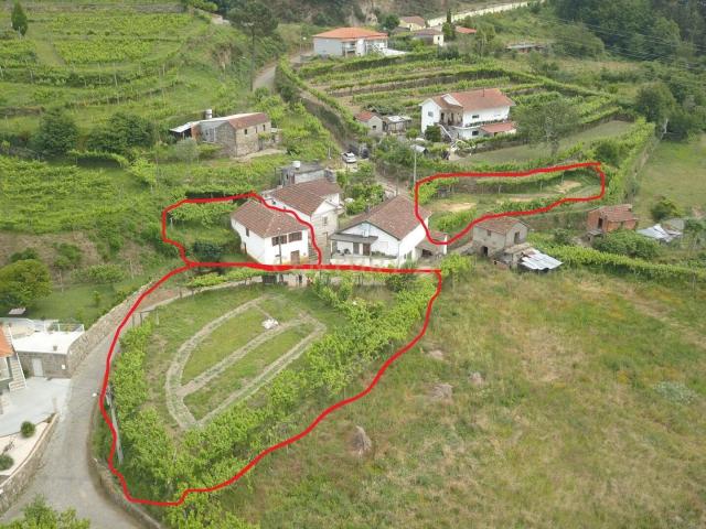 Moradia T2 em Travanca, Cinfães – Ideal para Habitação ou Férias