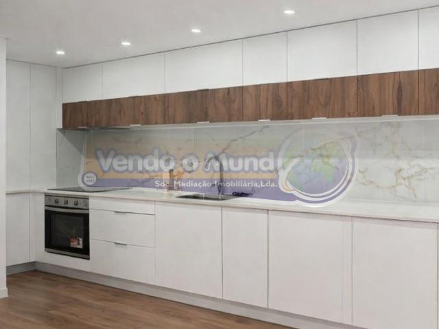Moradia T1 em Vila Nova da Rainha AZB019