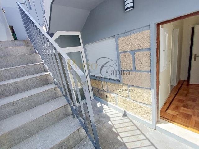 Moradia T2 Geminada para Arrendamento | Vila Nova de Gaia | Junto à Av. da República