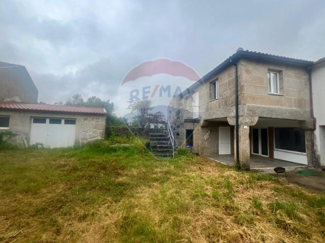 Moradia T2 geminada, totalmente renovada!