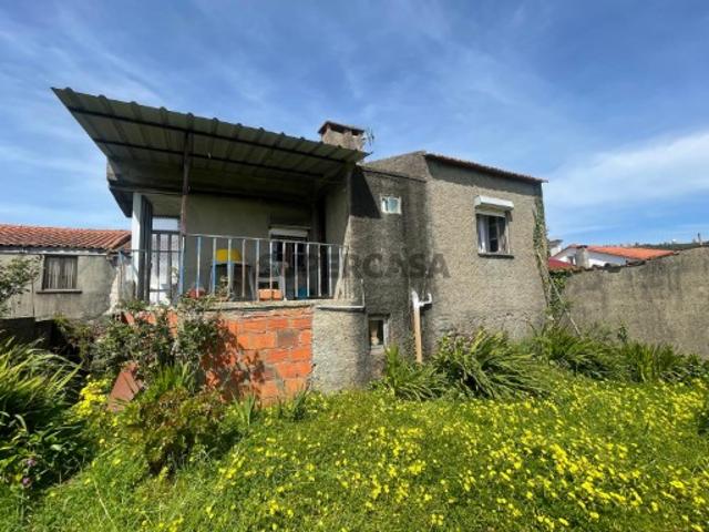 Moradia T2 localizada em Gavinhos