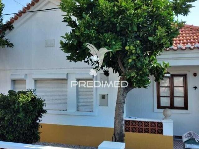 Moradia t2 para arrendar com jardim, centro santiago do cacém