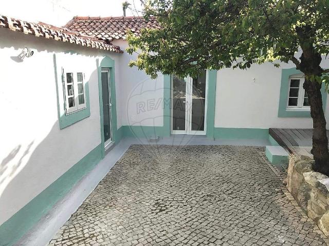 Moradia T2 para arrendar em Carcavelos e Parede, Cascais RE/MAX Portugal