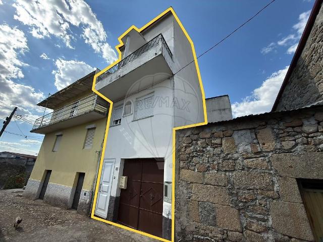 Moradia T2 para arrendar em Santa Marinha e São Martinho, Seia RE/MAX Portugal
