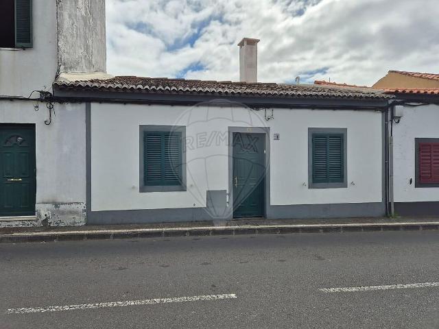 Moradia T2 para arrendar em Ponta Delgada São Sebastião, Ponta Delgada RE/MAX Portugal