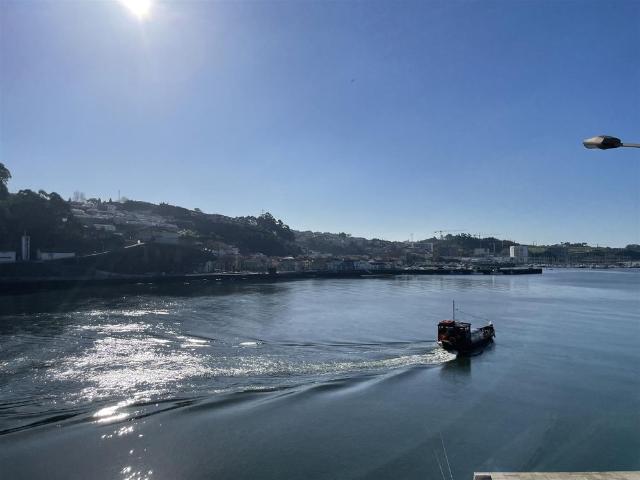 Moradia T2 para arrendar junto ao rio em Lordelo do Ouro