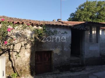 Moradia T2 para reconstrução