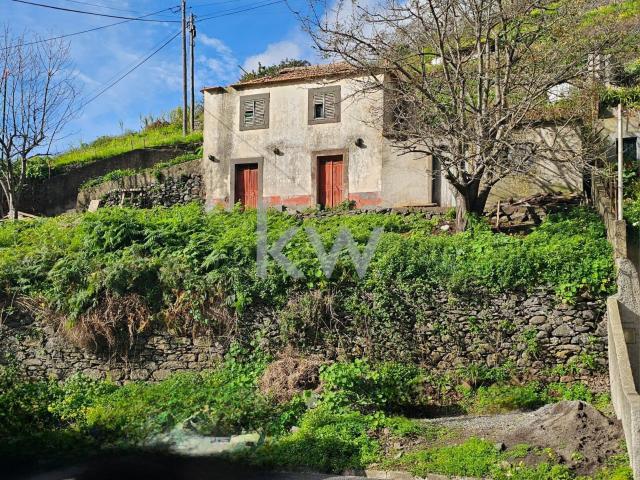 Moradia T2 para recuperar | Castelejo | Estreito de Câmara d. 60m² Estreito De Câmara De Lobos