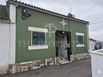 Moradia T2 para Recuperar em Vialonga Granja Oportunidade Única!
