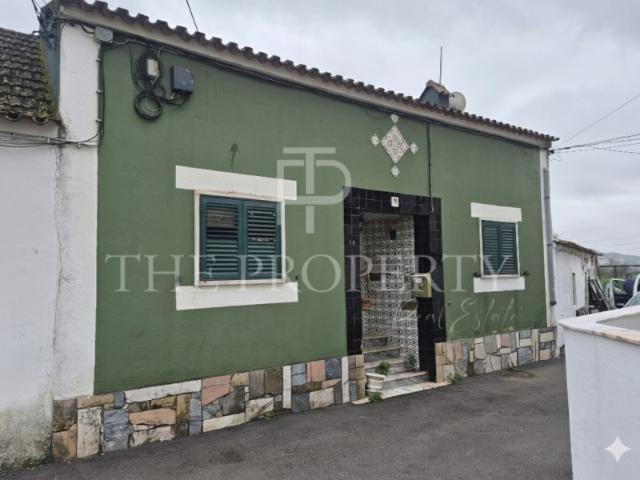 Moradia T2 para Recuperar em Vialonga Granja Oportunidade Única!