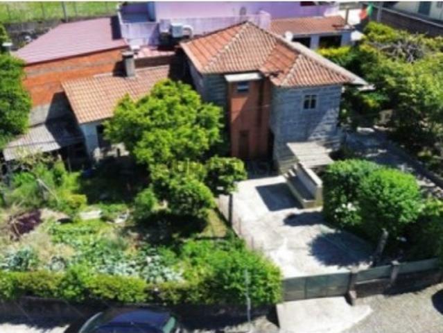 Moradia T2 para Remodelação em Pombeiro Excelente Oportunidade!