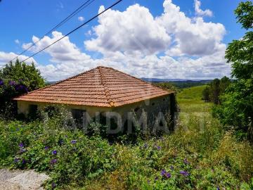 Moradia T2 para restaurar Montes 80m² Montes