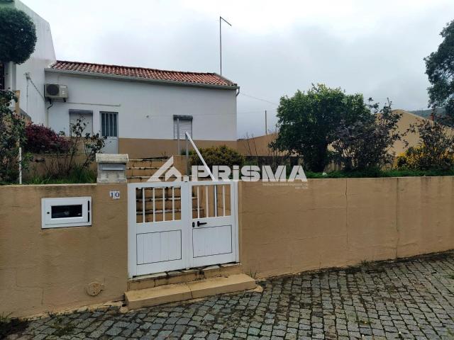 Moradia T2 para venda em Termas de Monfortinho