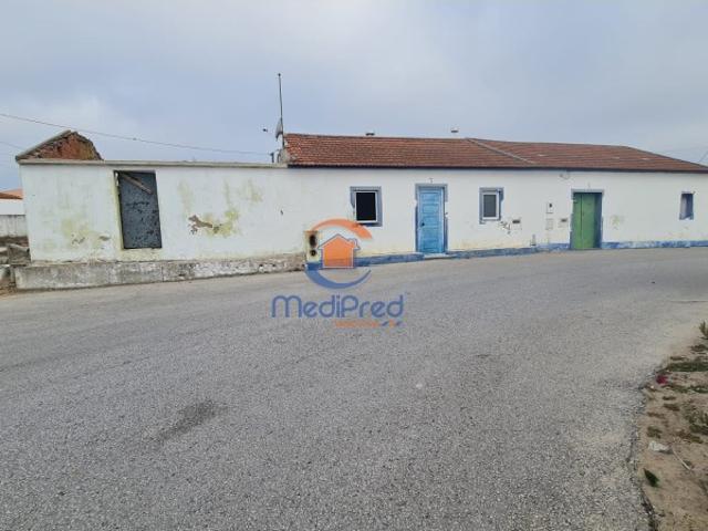 Moradia T2 com 500 m2 de terreno | Póvoa de Penafirme, Torres Vedras