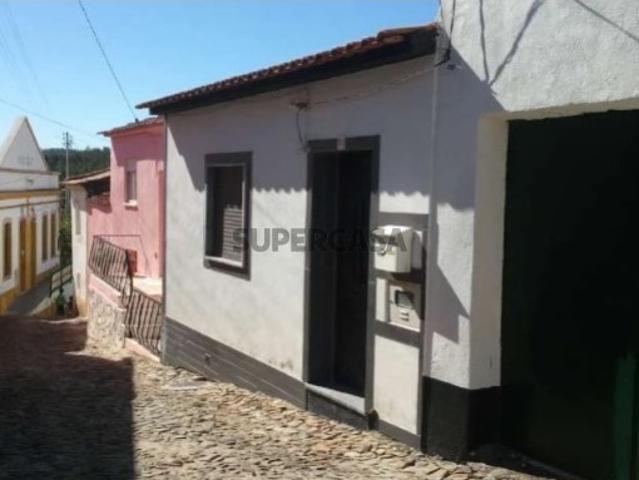 Moradia T2| Quintal| Carvoeiro| Maçao