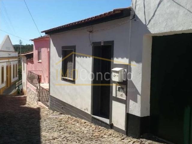 Moradia T2| Quintal| Carvoeiro| Maçao