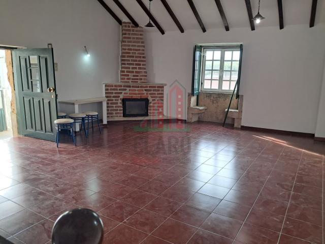 Moradia T2 rustica, em aldeia a 13 km de Coimbra