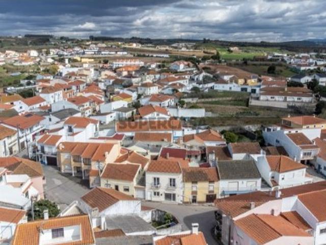 MORADIA T2 REMODELADA com Vista Mar!