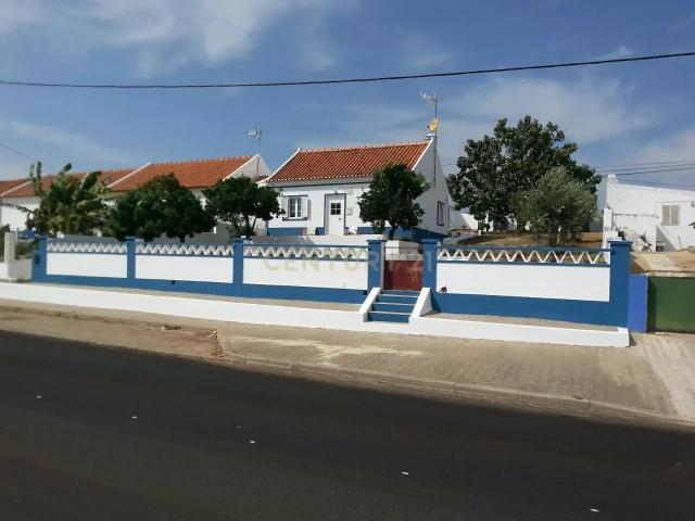 Moradia T2 Remodelada em Abela – O Seu Refúgio de Paz no Alentejo