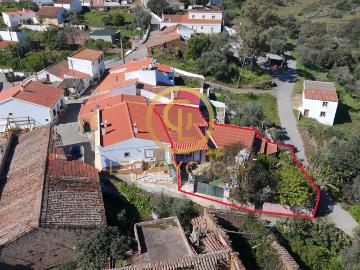 Moradia T2 Renovada c/T0 adaptado + 6 Terrenos, Vaqueiros