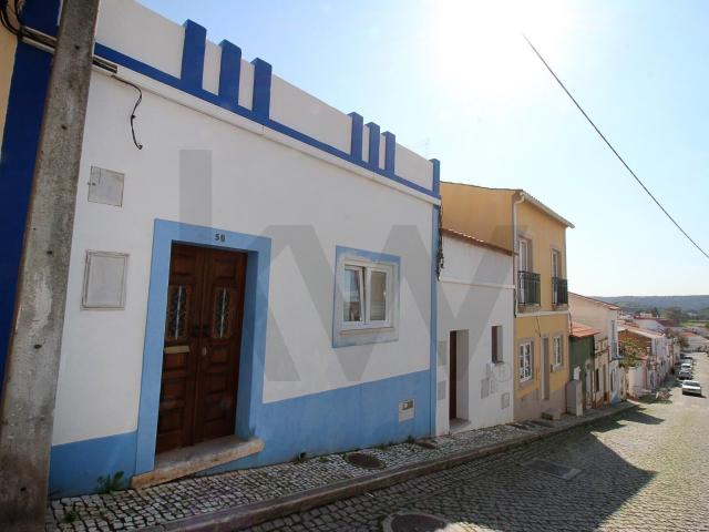 Moradia T2 Renovada com Terraço no Centro Histórico de Silves