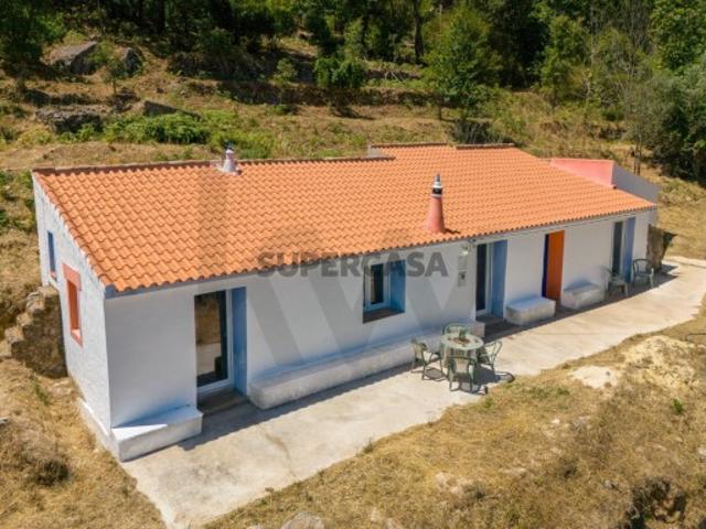 Moradia T2 Renovada com Amplo Terreno na Serra de Monchique