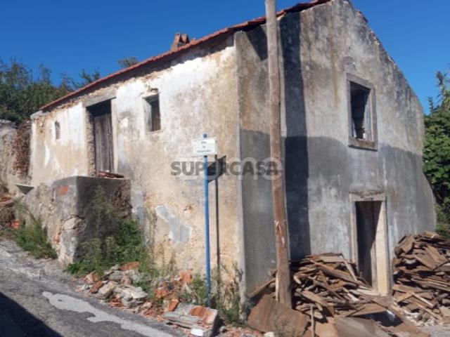 MORADIA T2 | REVELES | MONTEMOR O VELHO| TELHADO NOVO