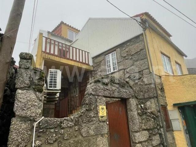 Moradia T2 / Seia, Sabugueiro