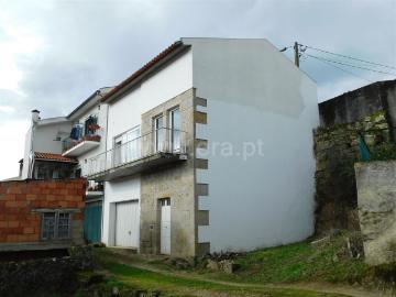 Moradia T2 / Seia, Santiago