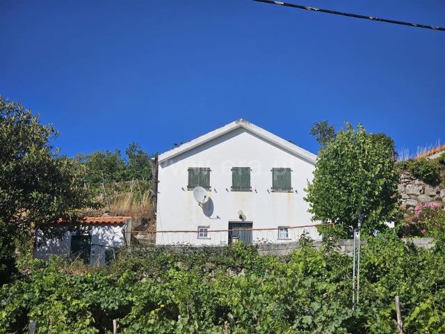 Moradia T2 / Seia, Valezim