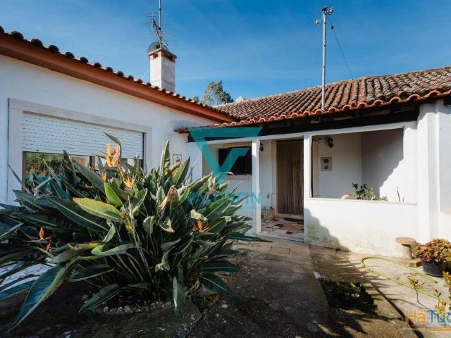 MORADIA T2 Térrea com Terreno e Logradouro | Porto de Mós | 26044078925