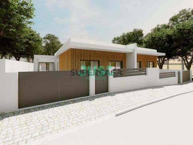 Moradia T2, térrea com piscina em Fernão Ferro Pinhal General
