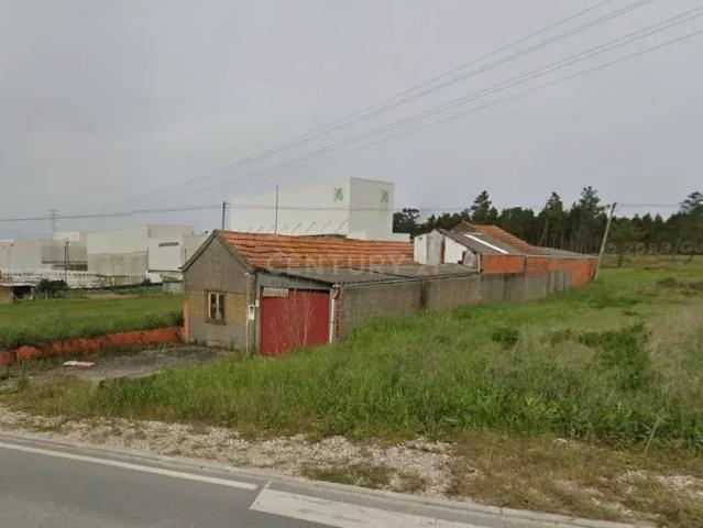 Moradia T2 Térrea para Reconstrução + Terreno de 712 m² em Bustos | Ideal para investidores