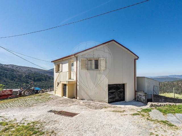 Moradia T2 totalmente remodelada 0m² Campanhó e Paradança