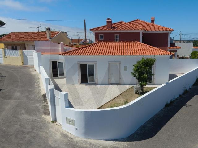 Moradia com dois dormitórios Pronto a vivir com Logradouro | Fontanelas, Sintra