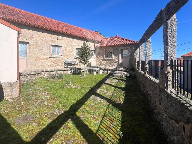 Moradia T2 totalmente remodelada em Gralhas – Montalegre