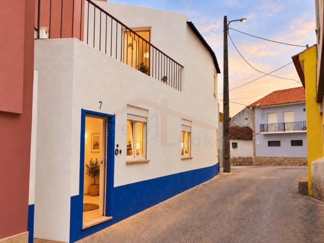 Moradia T2 Totalmente Remodelada no Peral | Cadaval 70m² Cadaval e Pero Moniz
