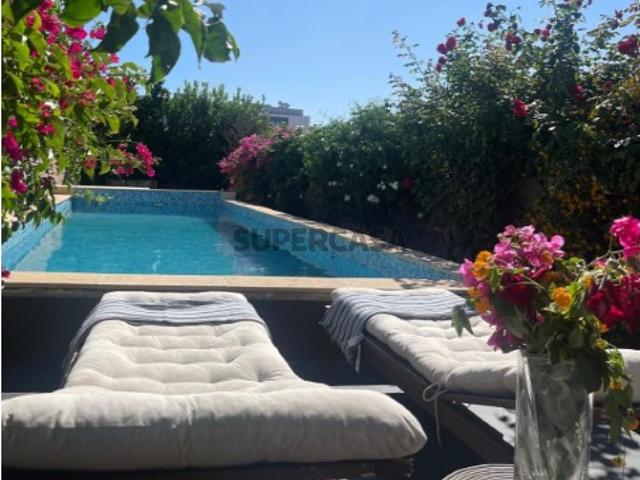 Moradia T2 totalmente renovada, com piscina privada e jardim