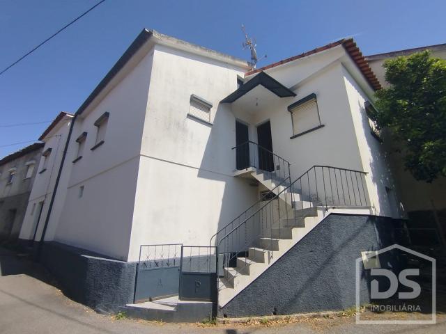 Moradia T2 Venda em Currelos, Papízios e Sobral,Carregal do. 68m² Currelos, Papízios e Sobral