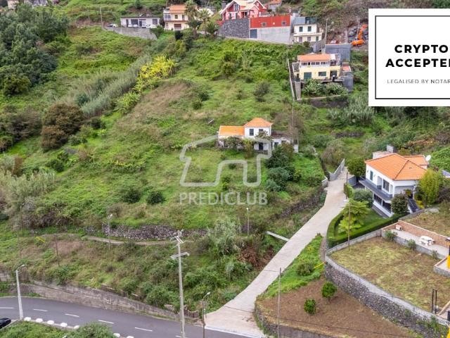 Moradia T2 para Renovar com Terreno de 5.000 m² Campanário