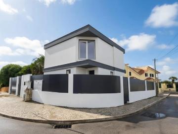 Moradia T2 +1, Contemporânea com Piscina Rua de Conímbriga. 170m² São Domingos De Rana
